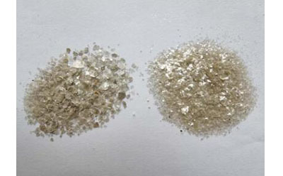 What is the difference between mica powders and pigment powders?